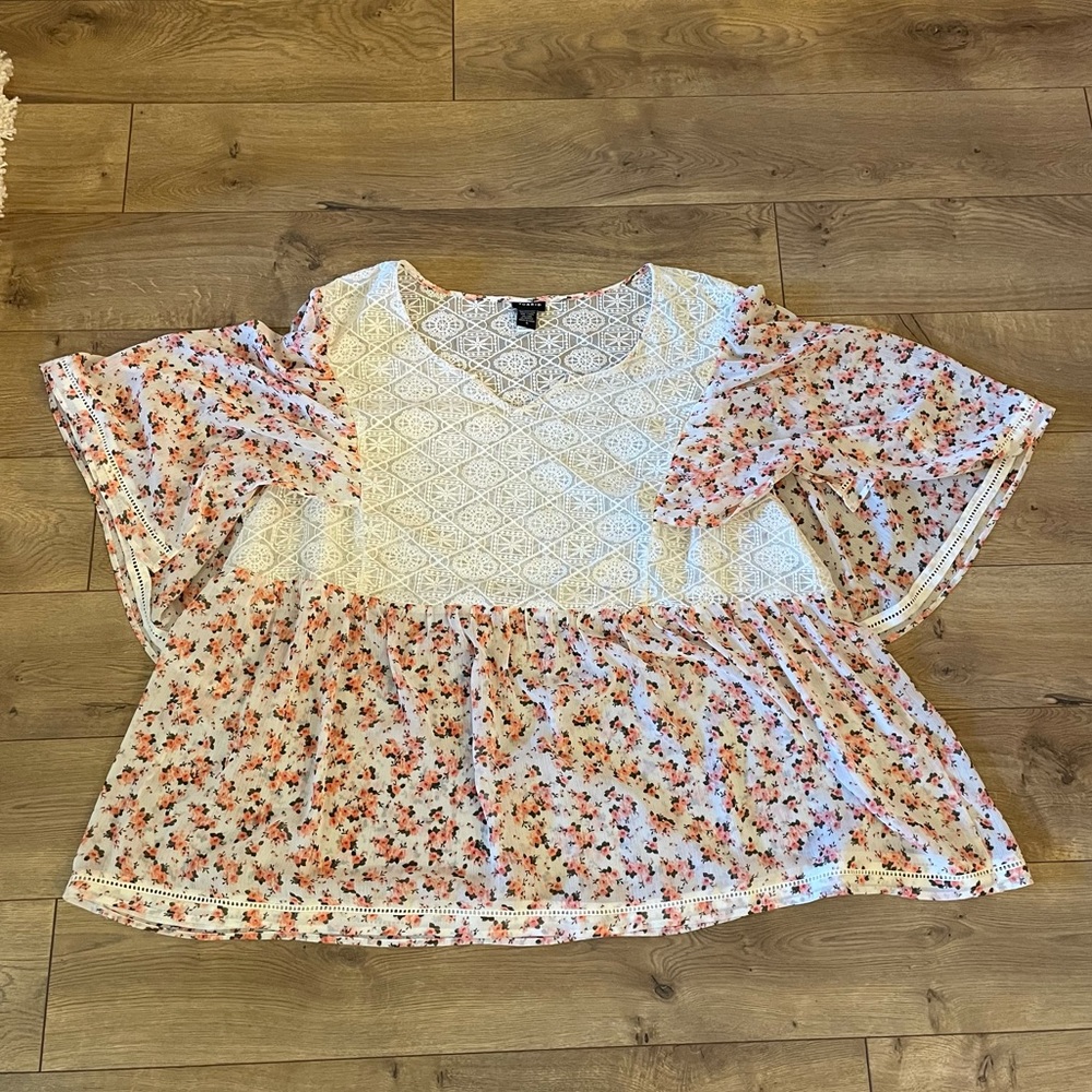 Torrid Floral & Lace Blouse Size 5
